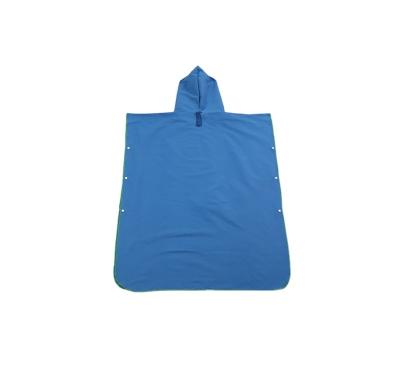 China Various Viable Promotional Goods Using Microfiber Beach Towel Hooded Adult Poncho for sale