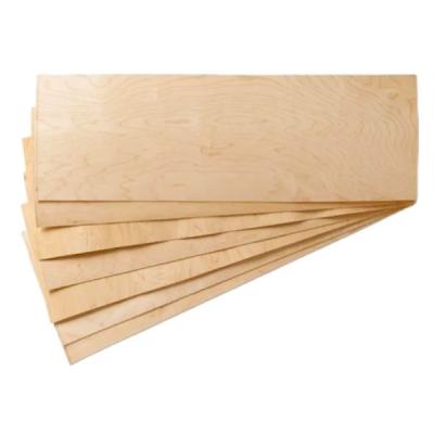 Chine Veneer de coupe rotative d'érable canadien naturel de 0,6 mm à 3,0 mm pour planches à roulettes à vendre