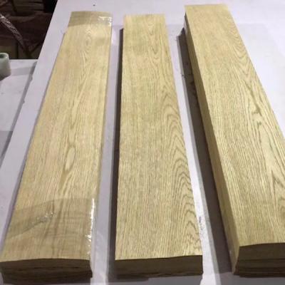 China Glatte weiße Eichenplatten, feuerfest 1220mm*2440mm Eichenholz Veneer für Bodenbelag zu verkaufen