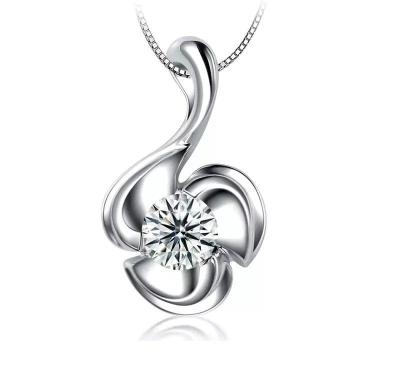 China High Quality Style Diamond Necklace Personality Diamond Pendant Luxury Necklace For Women for sale