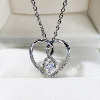 China FASHION selling like hot cakesKorean heart necklace simple heart shaped zircon clavicle glitter pendant chain for sale