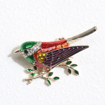 China Daily life wholesale oil sparrow pi exquisite dripping animal luxury brooch the latest personality brooch bird sweater multicolor wild coat pin for sale