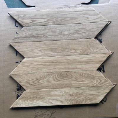 China 610 x 90 x 18 mm Modern Natural Oiled Click Lock Oak Herringbone Parquet Flooring for sale