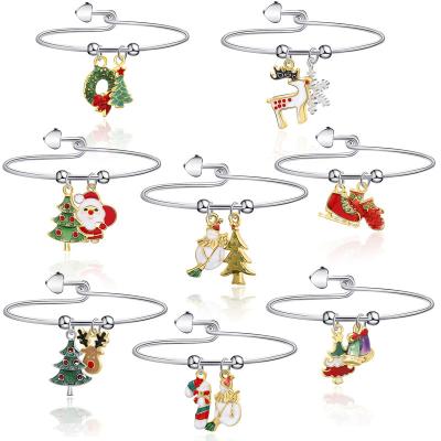 China CLASSIC New Style Christmas Bracelet Custom Made Reindeer Candy Jachon Bangle Stainless Steel Pendant Bracelet for sale