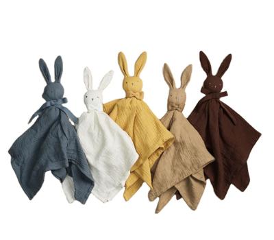 China Anti-Pull Lovely Soft Touch 100% Cotton Muslin Organic Wholesale Baby Comforter Bunny Blanket for sale