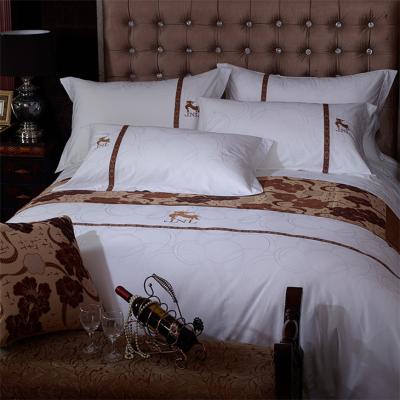 China Nondisposable Luxury Hotel Jacquard Bedding Set Hotel Free Samples , Hotel Bedding Bed Runner Set Customized for sale