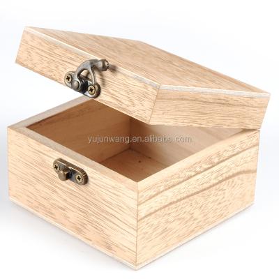 China Customized Your Brand Logo Watch Wooden Box For Wristwatches Natural Wood Material Package For Men Watches à venda