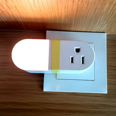 China Wifi Reasonable Price Smart Wifi Power Home Plug Socket With Color Changeable Lighting for sale