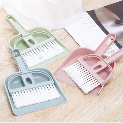 China Viable Dog Dustpan and Broom Set Dog Pooper Scoopers Portable Pet Cleaning Utensils for sale