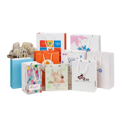 China Recycled Materials Custom Paper Shopping Bag for sale