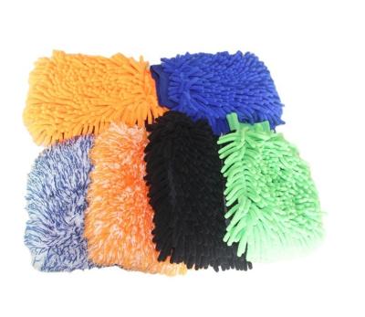 China Microfiber Low Price Chenille Microfiber Chenille Car Cleaning Mounted Car Wash Red Glove for sale