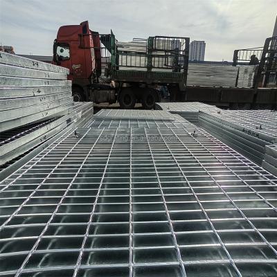 China Industrial Hot Dipped Galvanized Metal Building Material (HDG) Walkway Floor Steel Grating For Platform for sale