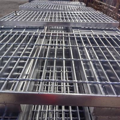 China Industrial 6mm Shaped Cross 50x5mm Twisted Bar Supporting Bar Steel Floor Grating for sale