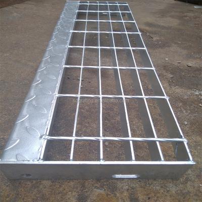 China Galvanized Industrial Non Slip Stair Tread For Exterior Stairs for sale