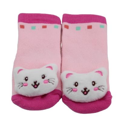 China Factory direct sale new baby cotton belt QUICK DRY pattern and non-slip cartoon plush doll floor socks cotton baby socks for sale