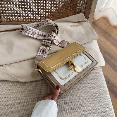 China 2021 Summer New One-Shoulder Messenger Bag Fashion Female Wide Bag Western Atmosphere Daily Used Crossbody Bag for sale