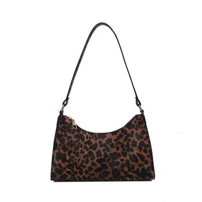 China Fashion New Fashion Personality One-Shoulder Retro 2021 Summer Leopard Small Bag Spring Armpit Handbag for sale