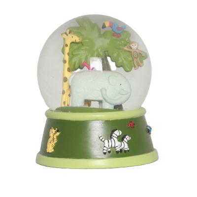 China Water Globe DIY 100mm Water Globe Giraffe Elephant Resin Souvenir Snow Globe Animal World Promotion Gifts for sale