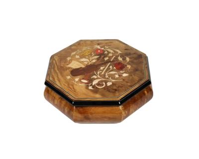 China Beautiful wooden noble wooden musical boxes souvenir for sale