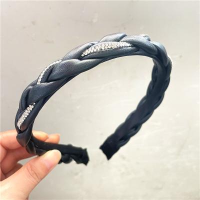 China 2021 Attractive Korean Fashionable Girls Faux Stone Embellished PU Leather Headband Hair Band Twisted Chic Twisted Braided Band Hair Accessories For Women for sale