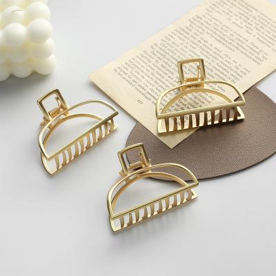 China Matte Gold Metal Alloy Small Handle 7.5cm Women's Hair Clips Trendy Korean Minimalist Insti Hair Claw Korean Minimalist Hair Clips for sale