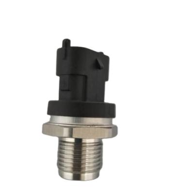 China Fuel Rail Pressure Sensor 0281002921 For V OLVO 0910388 For R Enault Trucks 3808805 22052384 0910388 for sale