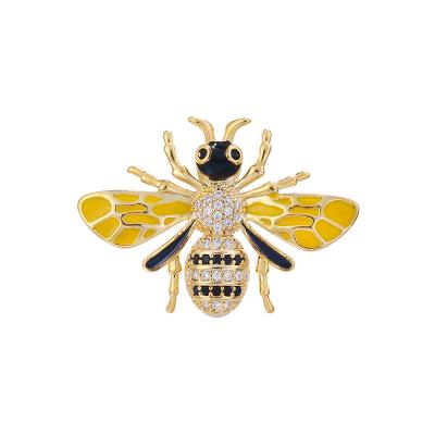 China High Quality TXZ204 Enamel Brass And Zirconia Crystal Real Gold Plated Sparkly Bee Pins Jewelry Collar Pins for sale