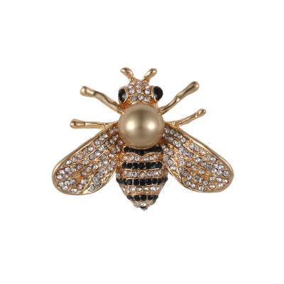 China Factory Sale Environmentally Friendly High Quality Crystal Rhinestones Pave and Simulated Pearl Bee Brooch Pin Directly for sale