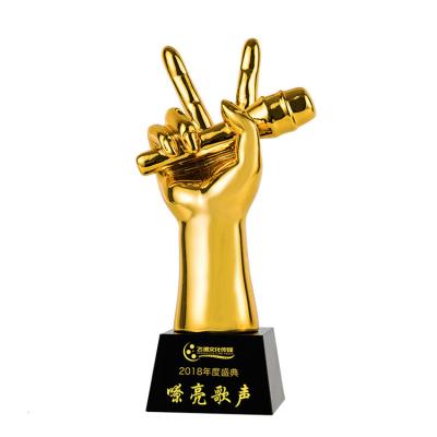 China New Arrival Support OEM Breathable Breathable Wholesale resin king of karaoke trophies awards en venta