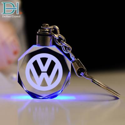 中国 Cheap Gifts Custom Engraving Car Logo 3D Laser Crystal Keychain 販売のため