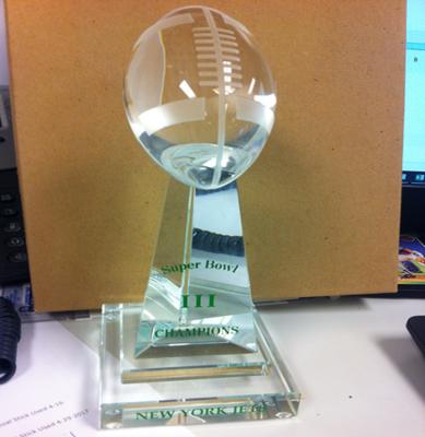 Cina K9 Top Quality Crystal American Football NFL Sports Trophy in vendita