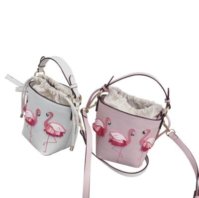 China Madame Wholesale Ins Flamingos Bucket Bag Tilting Across Shoulder Bag for sale