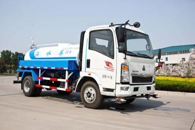 China 30T Payload Sinotruck HOWO 4X2 Mini 2000 Gallon Water Truck with D12.42 Engine for sale