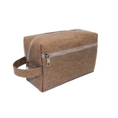 China Fashion Men Leather Toiletry Bag Pendant Dopp Kit Cosmetic Makeup Case With Handle for sale