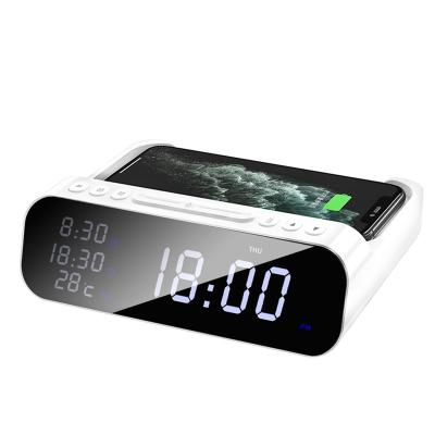 China New Antique Style 2022 Modern Smartset Digital Alarm Clock With 15W Wireless Charger for sale