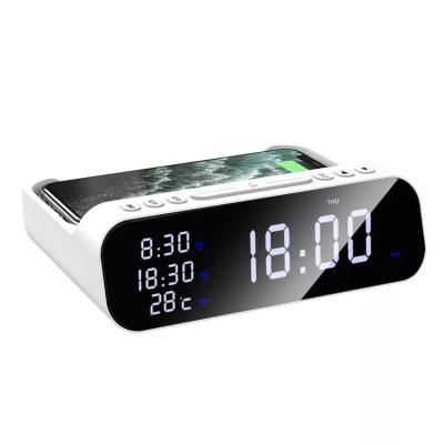 China New Antique Style 2022 Smartset Digital Led Clock With 15W Wireless Charger Type C Powerbank for sale