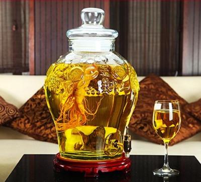 China 25L Beer Glass Storage Jars With Faucet Lid Large Size For Waxberry Wine for sale