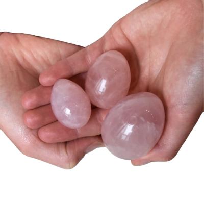 China Vaginal Kegel Exercise Female hands holding yoni stone crystal eggs for body for sale