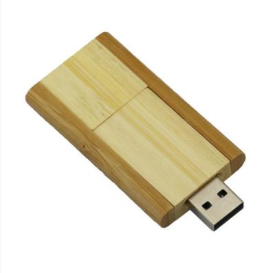 Chine Commande en bambou miniature gravée tournante d'instantané d'USB, bâton en bambou 32G 64G 128G de mémoire à vendre