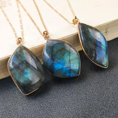 China Watanabe's Other Natural Pendant Energy Edge Pack Metal Stain Labrador Flash Stone Necklace for sale