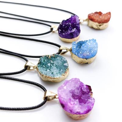 China Other Crystal Cluster Watanabe Necklace Drew Magnetic Transparent Quartz Natural Irregular Raw Stone Group Shine Necklace for sale