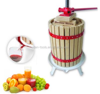 China High Quality 6L Oak Wooden Basket Fruit Press and Manual Wooden Fruit Juice /Grape /Apple Juice Press with LFGB for sale