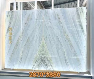 Chine Brésil bleu cristal quartzite marbre pierre rétroéclairée dalle pour le comptoir de vanité moderne à vendre