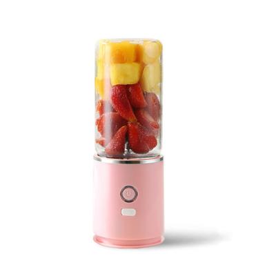 China Wireless+ Mini Portable Electric Bottle Orange Juicer Extractor Machine Portable Blenders and Juicers for sale