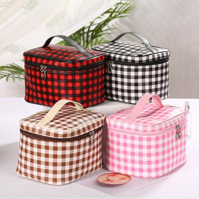 China Fashion New Fashion Stripe Miscellaneous PU Cosmetic Bag Large Capacity Lady Color Lady Cosmetic Case Makeup Bag for sale