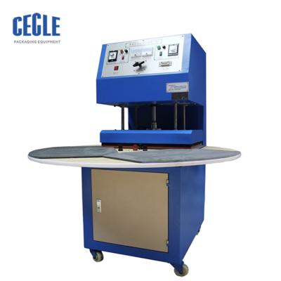 China Semi Automatic Syringe PVC Blister Card Packing Machine Price For Commodities for sale