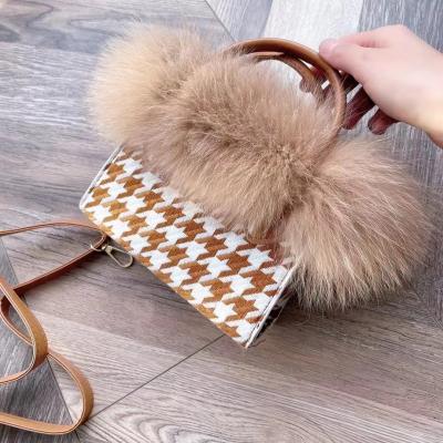 China Fashion Women Handbags With Fox Fur Trim Leather Bag Small Elegant Crossbody Handbags Handbags For Girls for sale