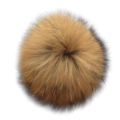 China Soft Hand Feeling Big Real Fur Pompom Raccoon Fur Ball For Beanies for sale