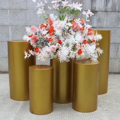 China 2021 hot sale round metal iron wedding table plinth white pedestal for wedding decoration for sale