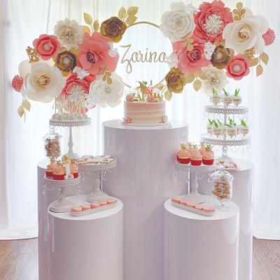 China Wedding White Pedestal Acrylic Set Around White Cylinder Display for sale